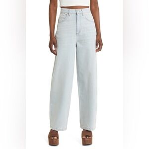 TOPSHOP Baggy Jeans. Size 28